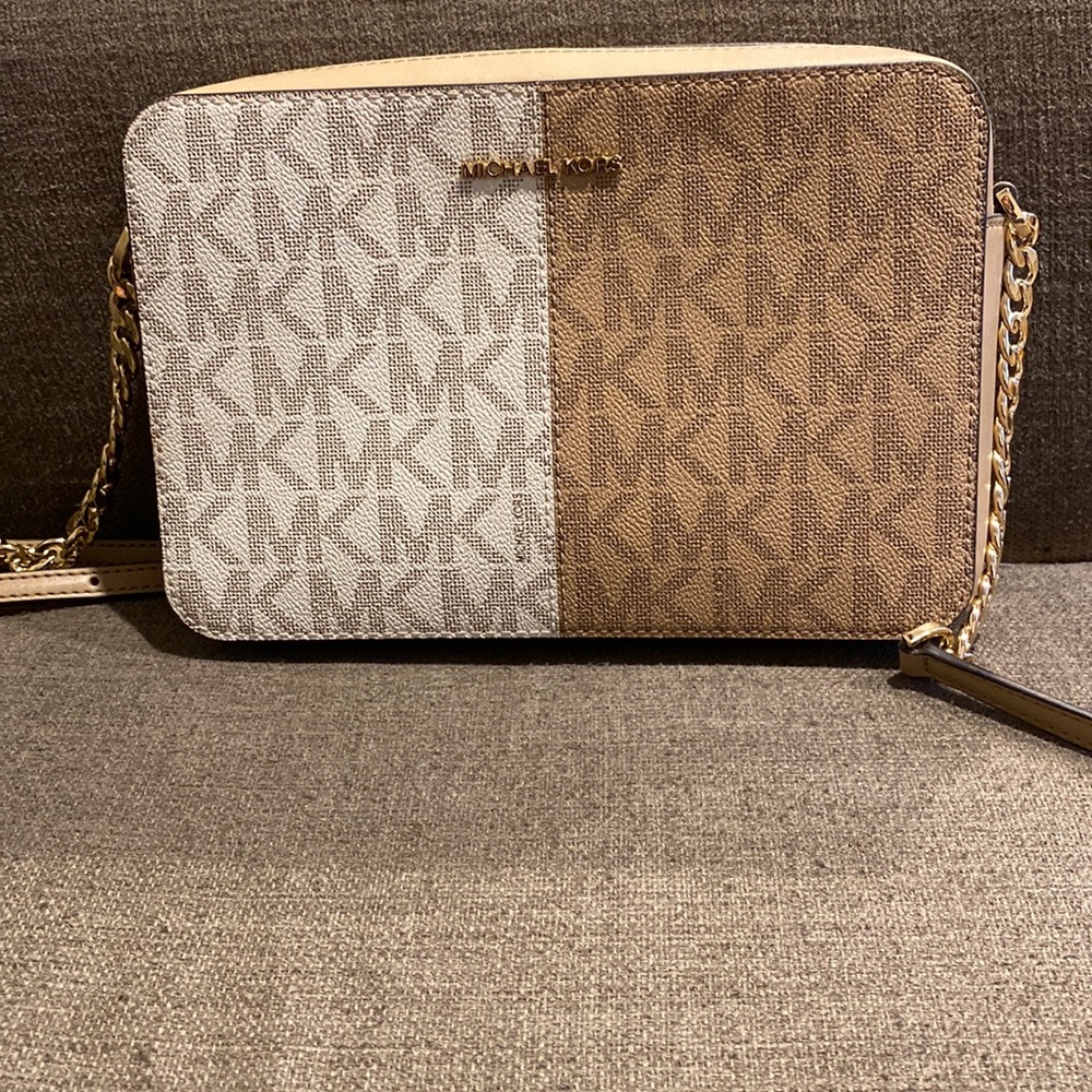 Micheal Kors Jet Set Large Saffiano Leather Crossbody Bag
